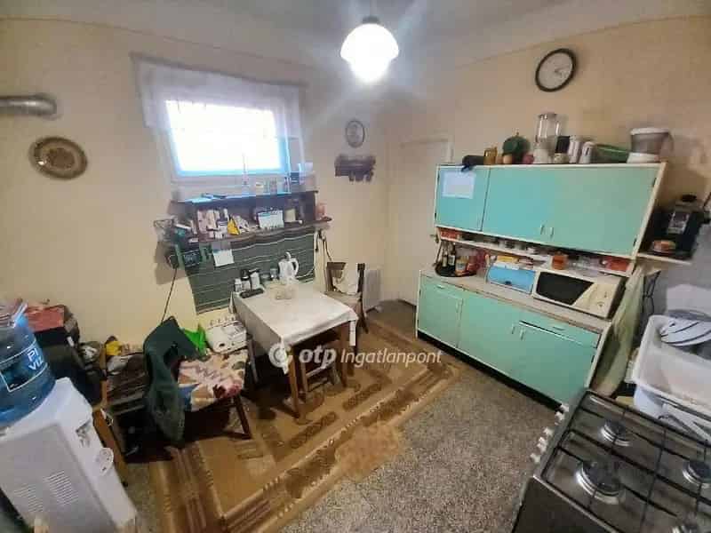 Ház Kiadó , Kalocsai járás, Alföld és Észak