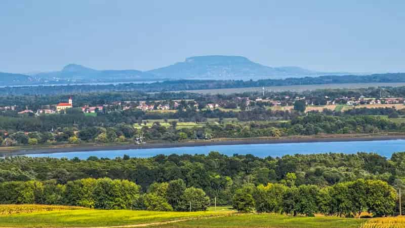 Panorámás Új Építésű Családi Ház Üzleti Lehetőséggel