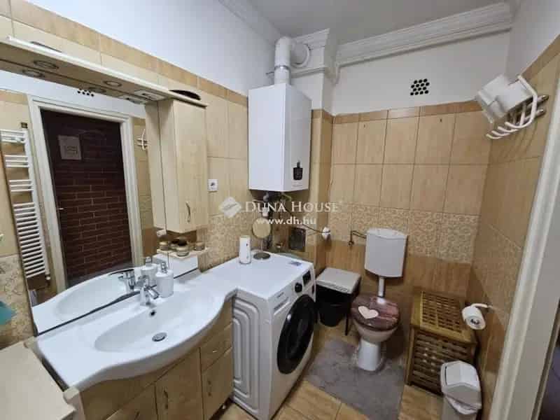 Gyál - Felújított Ikerházfél - 94 m² - 3 Szoba - Kert - Parkolás