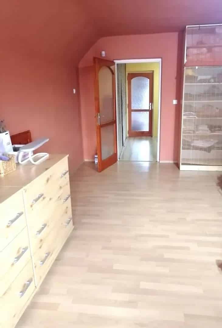 Eladó családi ház Bekecsenben - 120 nm - 838 nm telek