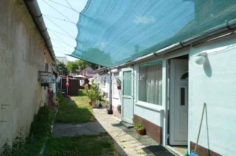Debrecen Műegyetem melletti 2 szobás házrész eladó