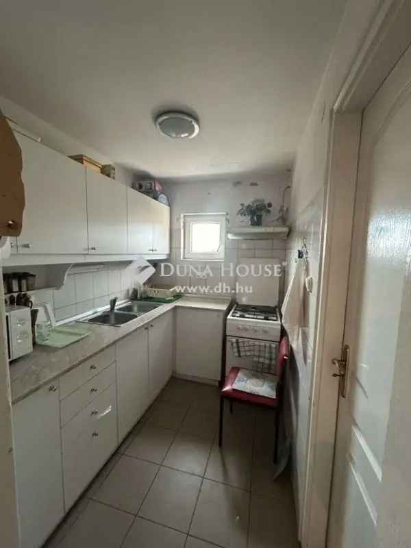 Eladó családi ház Péteriben - 64 m2 - 838 m2 telek