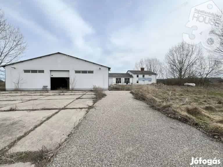 Ipari Ingatlan Eladó Lakitelek 5198m2