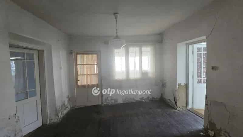 Kaba felújítandó családi ház eladó 819m2 telken