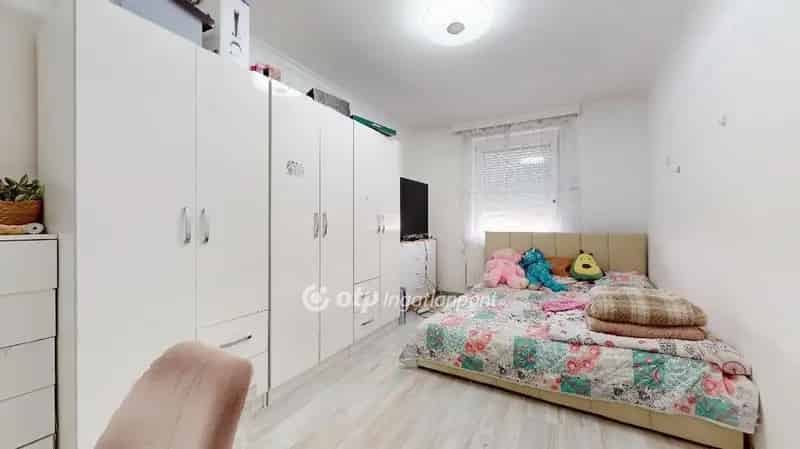 Saj
eren elad
4 szob
kl
csal
802 nm