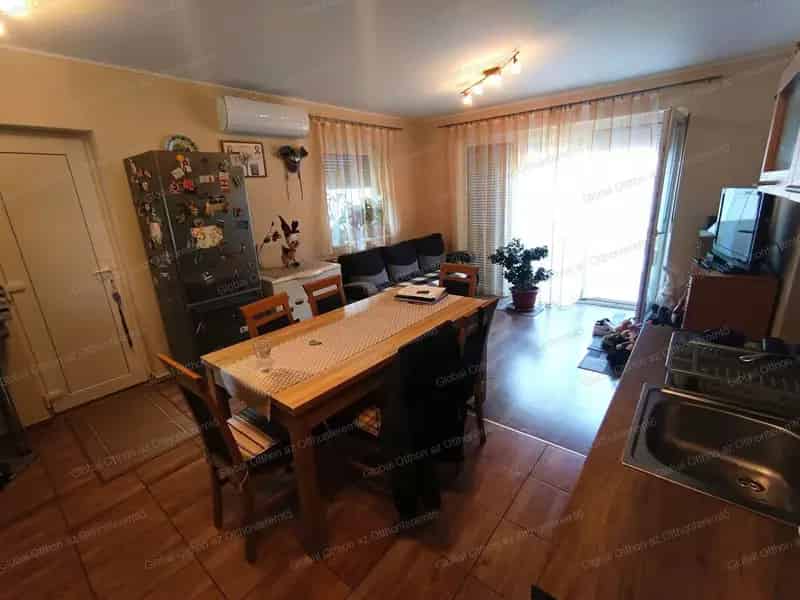 Dunakiliti családi ház eladó - 2 terasz, tároló, friss festés