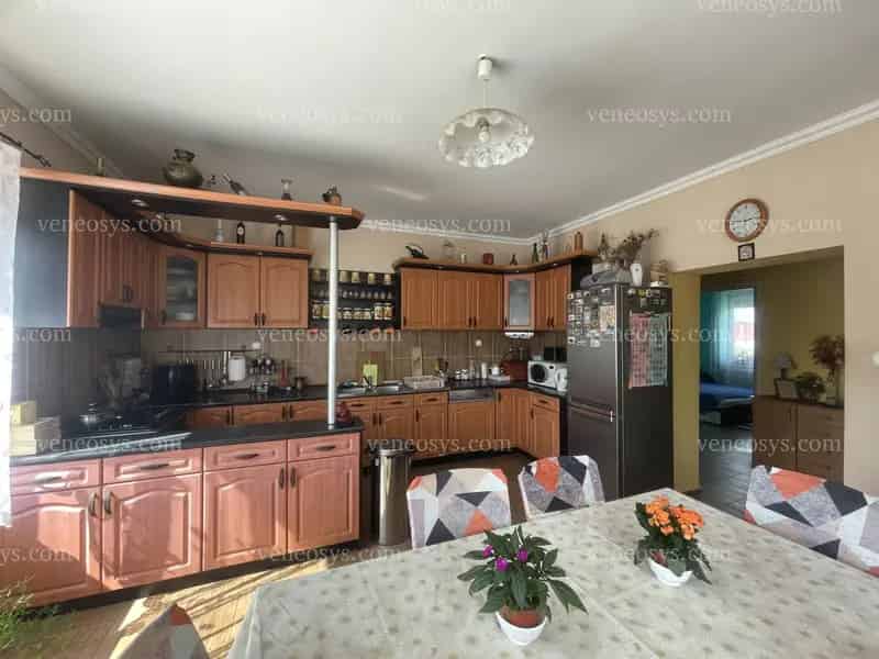 170m2-es családi ház Érd Ófaluban dupla garázzsal és medencével