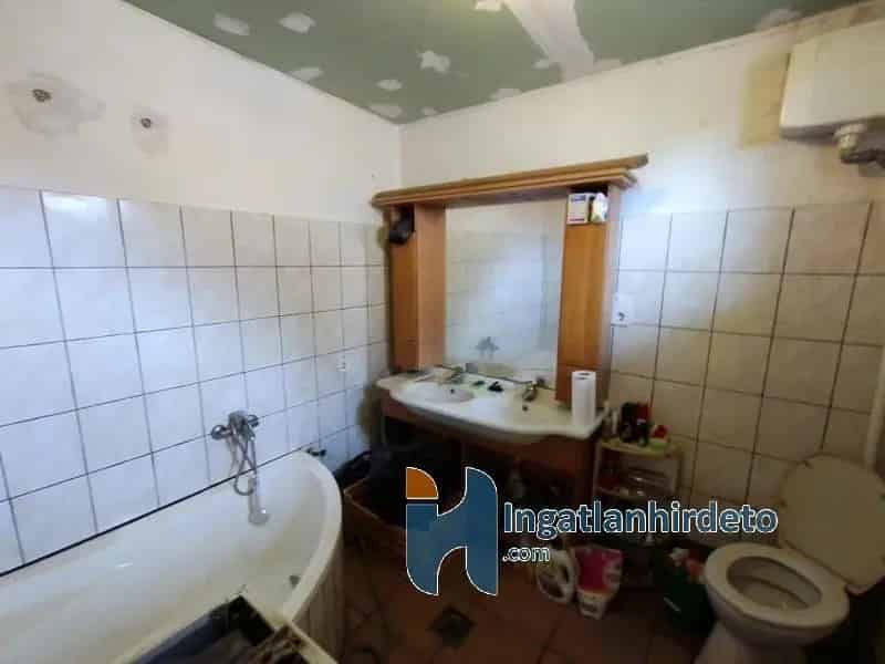 Héhalmi 2 szobás családi ház eladó nagy telekkel