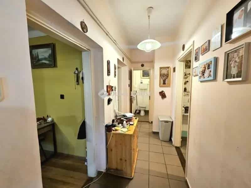 Gyál családi ház eladó - beépíthető tetőtér, garázs, pince