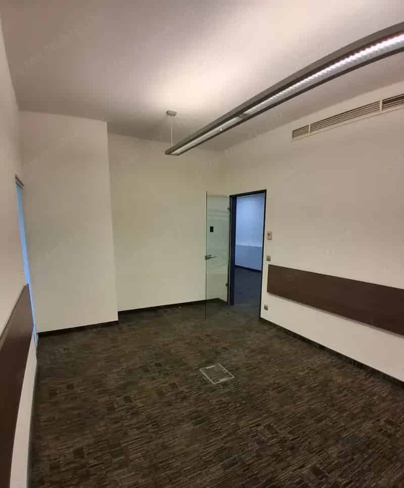 Üzleti célú Eladó , Közép-Magyarország