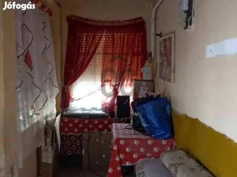 Poroszlói eladó 60 nm-es ház garázzsal