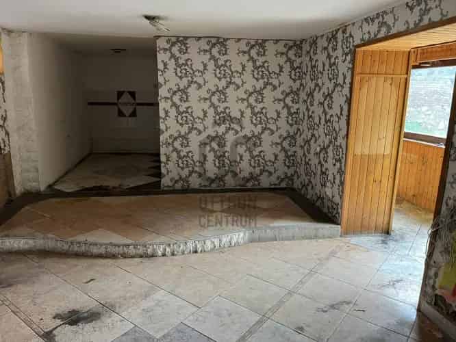 Pécsi családi ház eladó felújítandó vagy telek bontandó épülettel