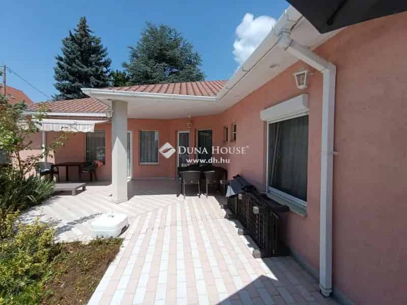 Apartmanház eladó Vonyarcvashegyen - befektetésnek ideális