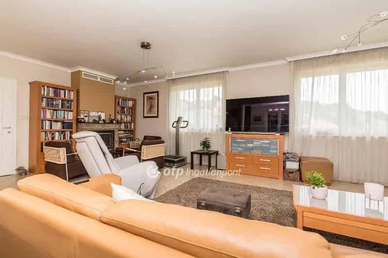 Kelenfold-Rózsavölgy panorámás családi ház eladó