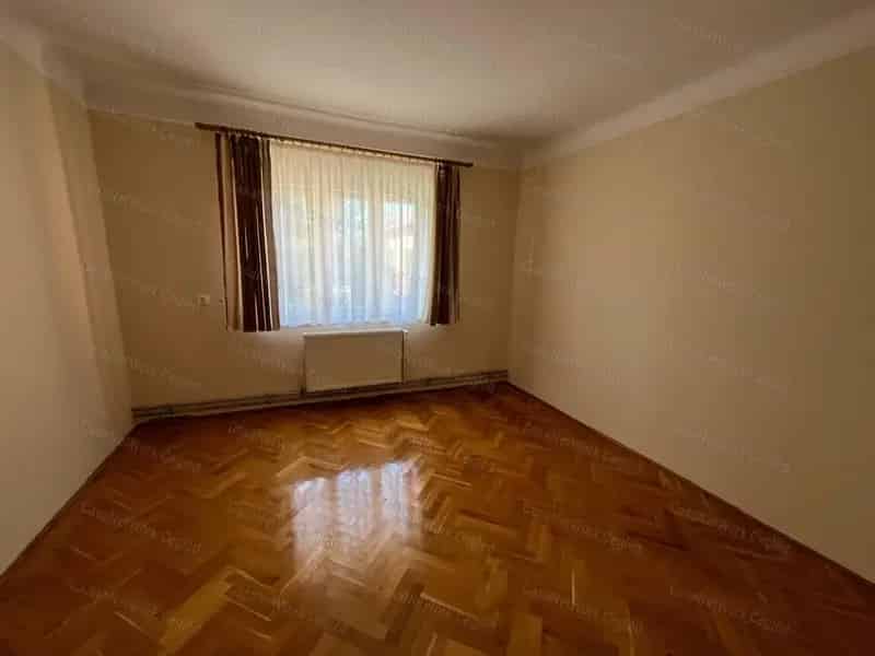 Nyársapát - 424 m2-es eladó ingatlan befektetőknek