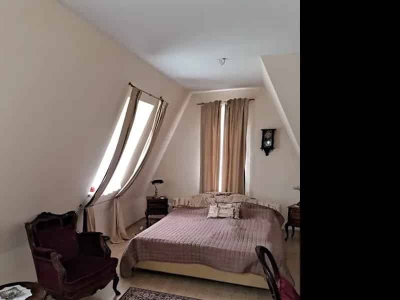 Luxusvilla eladó Törökbálinton wellness-sel és rendezvényteremmel