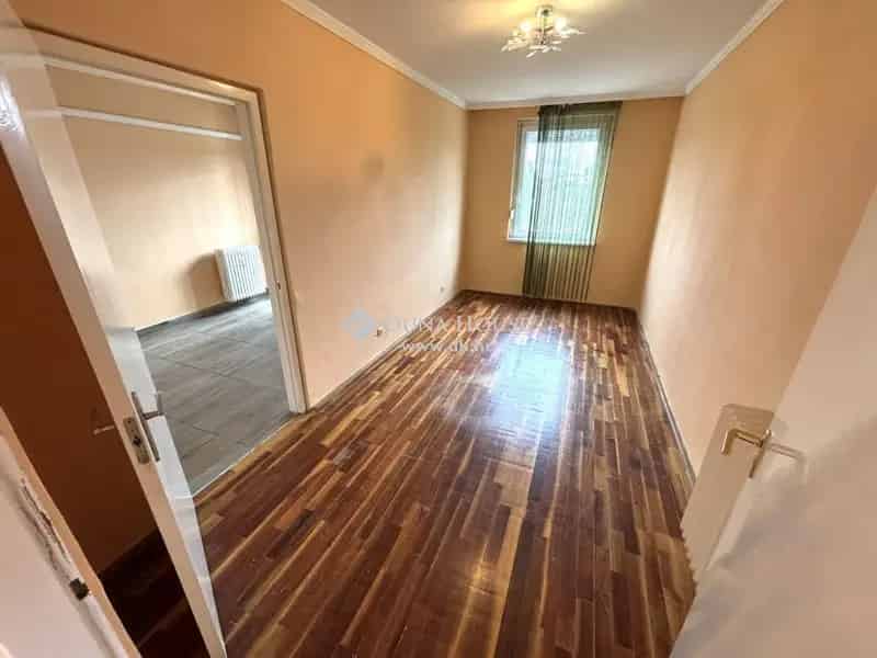 Lakás Eladó , Debrecen, Alföld és Észak