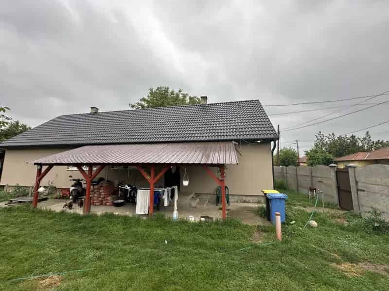 Gyongyoshalaszon elado 4 szobas felujitott csaladhaz
