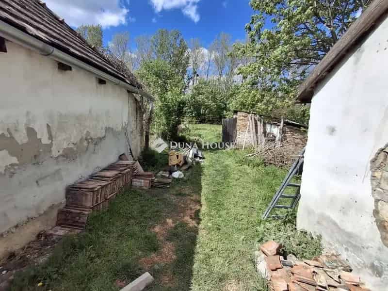 39 nm-es ház eladó Veszprémvarsányban 733 nm-es telekkel