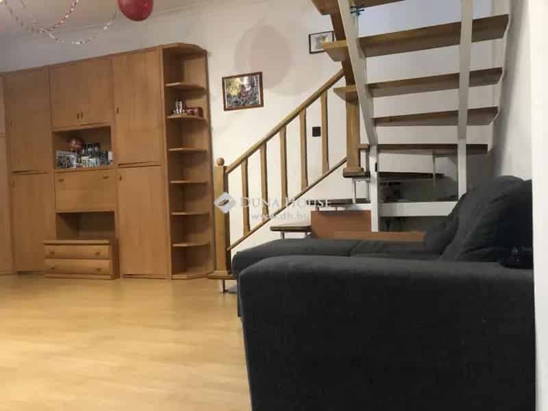 Alsógödi családi ház eladó - felújított, nagy telekkel