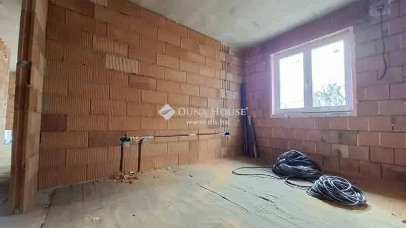 Új 180 m2-es családi ház Budapesten - 3 szoba, terasz, garázs