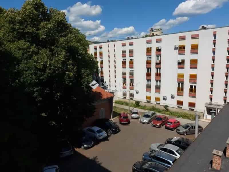 60 m2-es 2 5 szobás lakás eladó Pécsen