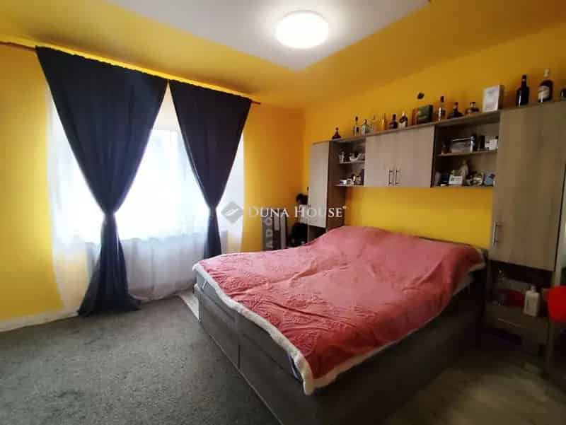 Vecsés családi ház eladó - felújított, 3 szoba, kombi cirkó