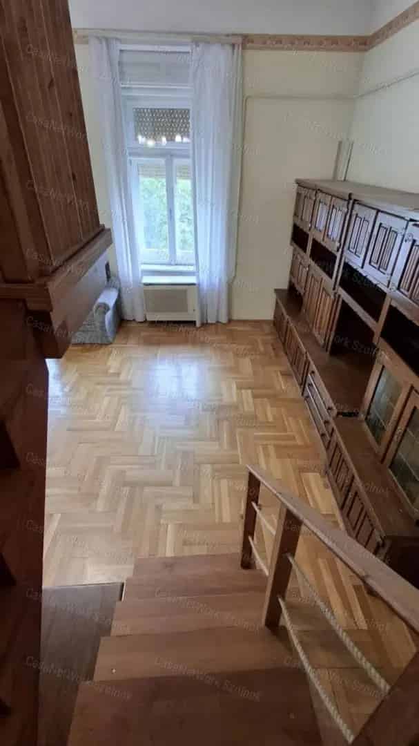 Szolnok Belváros 87 m2 Galériás Tégla Lakás Eladó