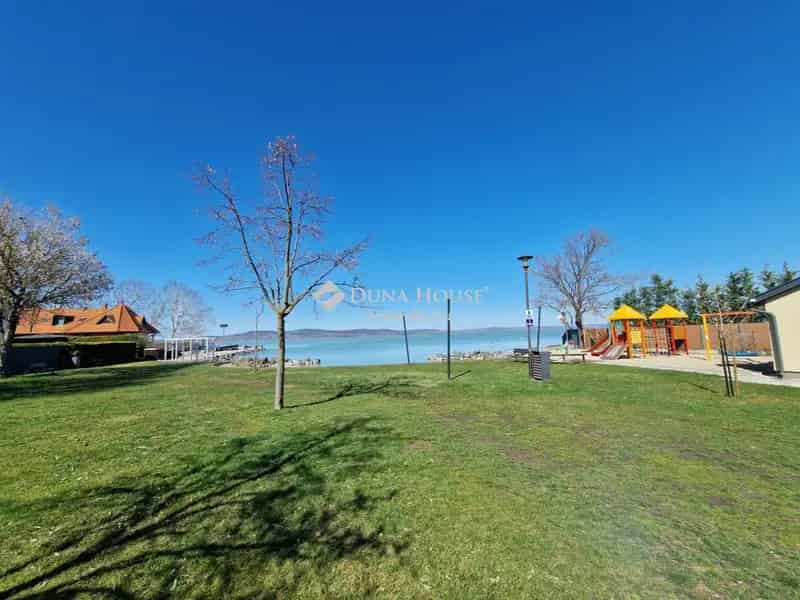 Balatonboglár - Családi ház 92nm + 90nm befejezésre váró épülettel