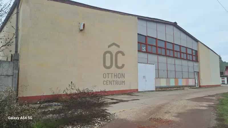 Kalocsai eladó üzleti ingatlan 1354m2 1880m2 telekkel