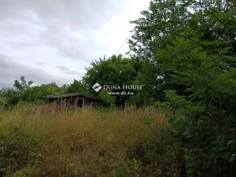 Pest megye 6810 m2-es telek eladó ikerház építésre