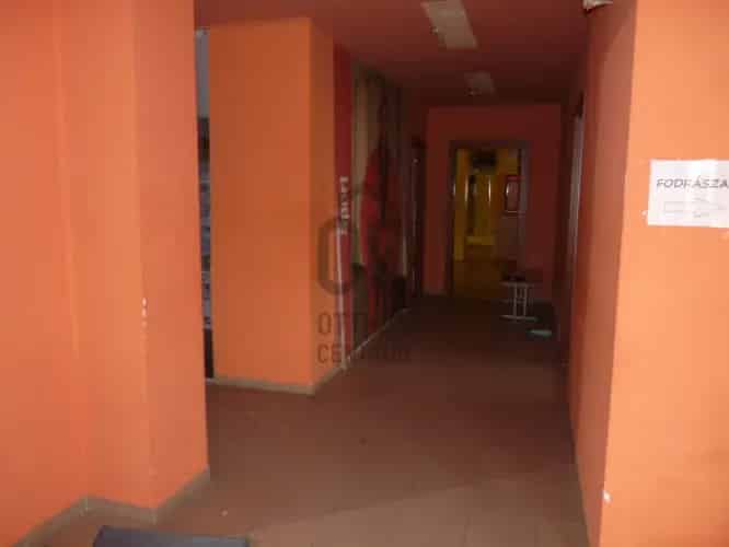 Szigethalmi eladó kereskedelmi ingatlan 800m2