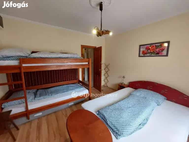 Eladó Panzió Debrecenben 7 Apartmannal és Családi Házzal