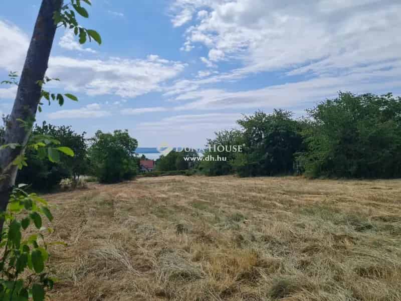 Révfülöpi Balatonra panorámás építési telek eladó