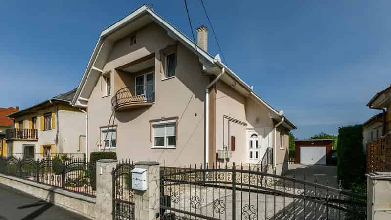 Balatoni Családi Ház Eladó 33800
