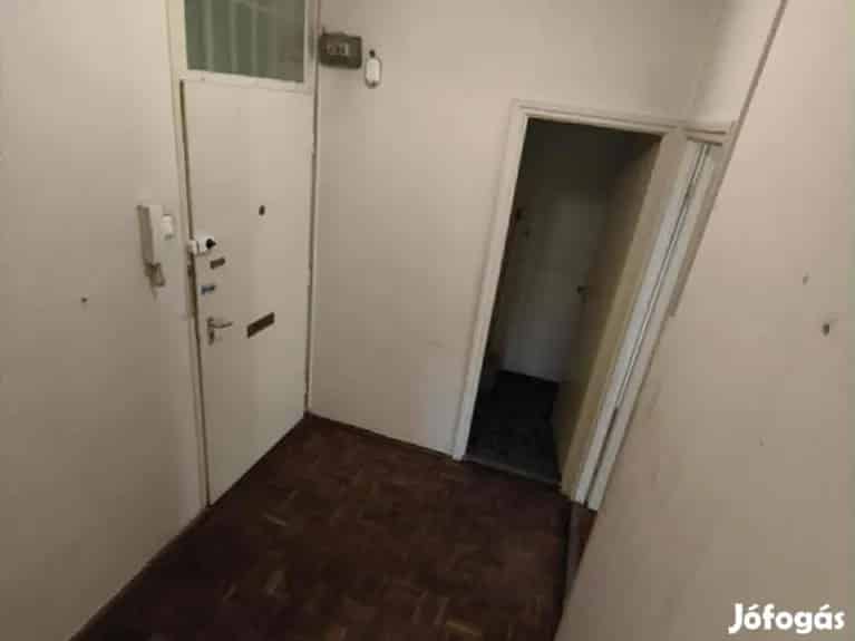 Felujítandó lakás garázzsal Debrecen Sestakertben