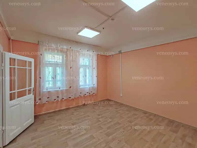 Felújított 4 szobás családi ház Sirokon panorámával