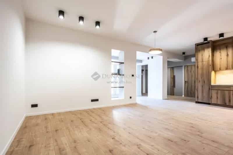 114 m2-es 3 hálószobás felújított lakás Pécs belvárosában