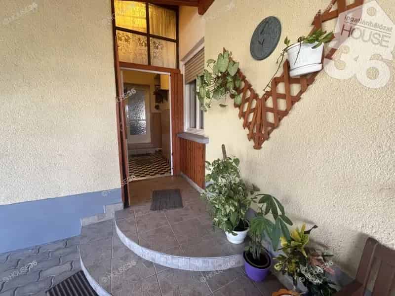 Miske 130nm-es bútorozott családi ház eladó