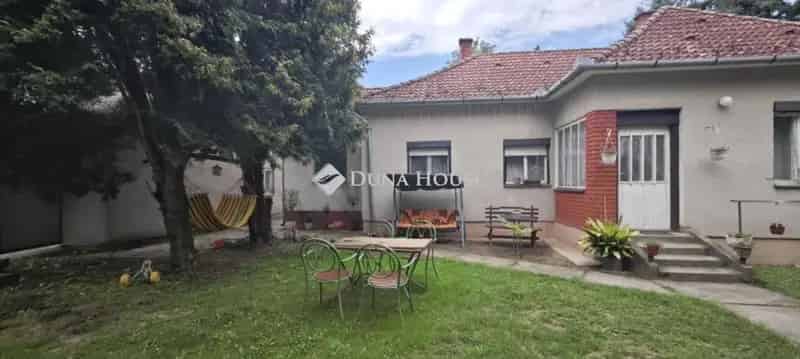 Szentán eladó családi ház nagy telken melléképületekkel