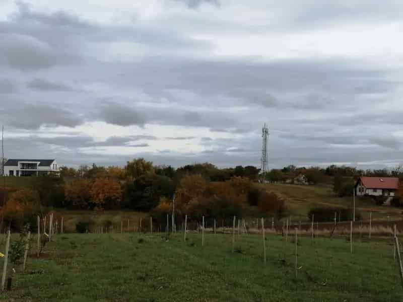 Balatonendrédi panorámás zártkerti telek eladó