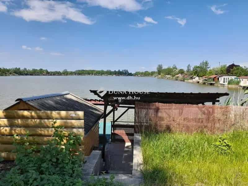 Borosgyáni horgászhely eladó tulajdonrésszel