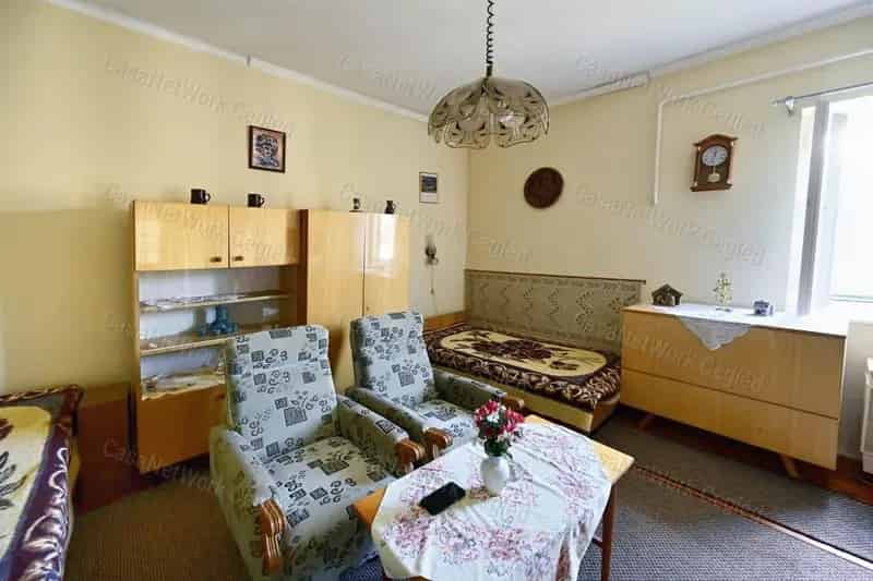 114 m2-es családi ház Hollókő közelében két lakrészes