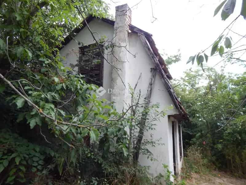 7843 m2-es zártkerti ingatlan Felsőnyéken eladó