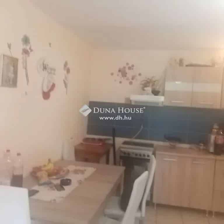 68 nm-es 2 szobás családi ház Kálozban 2230 nm-es telekkel