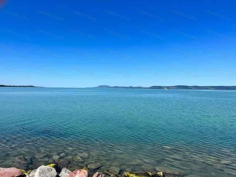 Balatoni Panorámás Társasházi Lakás Eladó Balatonszemesen