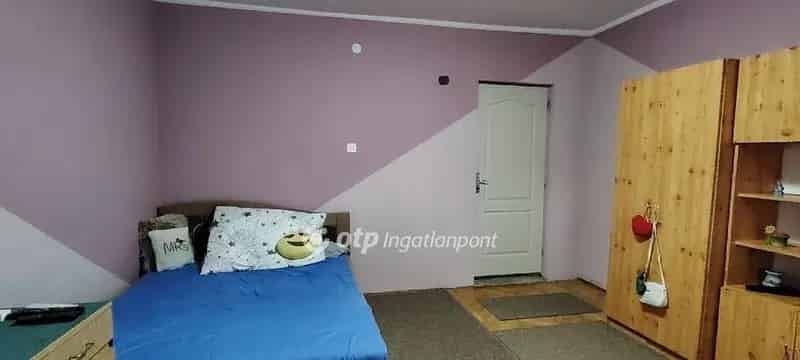 Felújított Orosházi Ház Eladó - 2 Szoba, Kert, Garázs