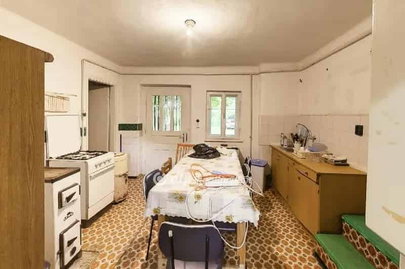 100 m2-es családi ház Ivádon 1609 m2-es telken