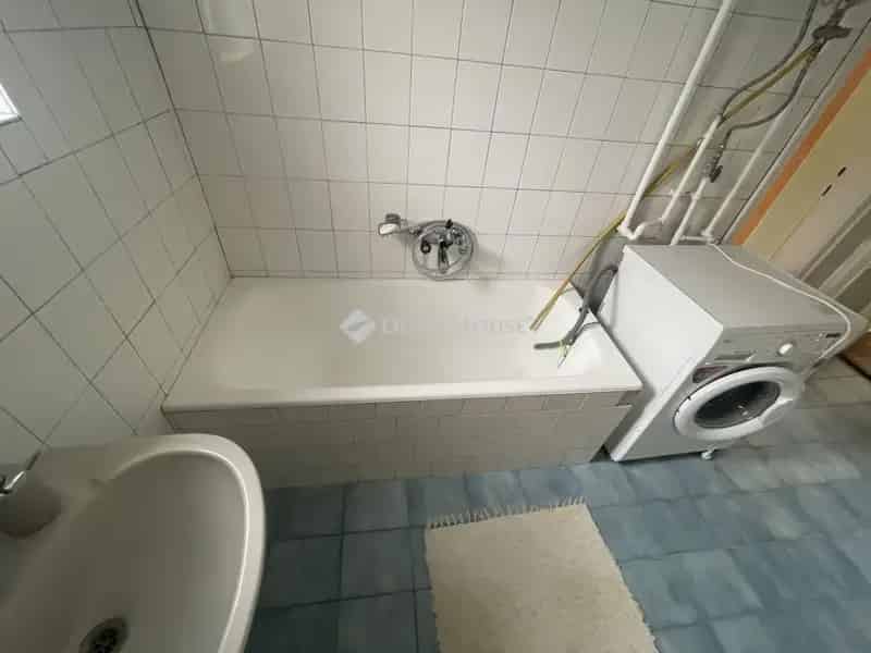 Kecskemét belvárosi 3 szobás családi ház 2 garázzsal eladó