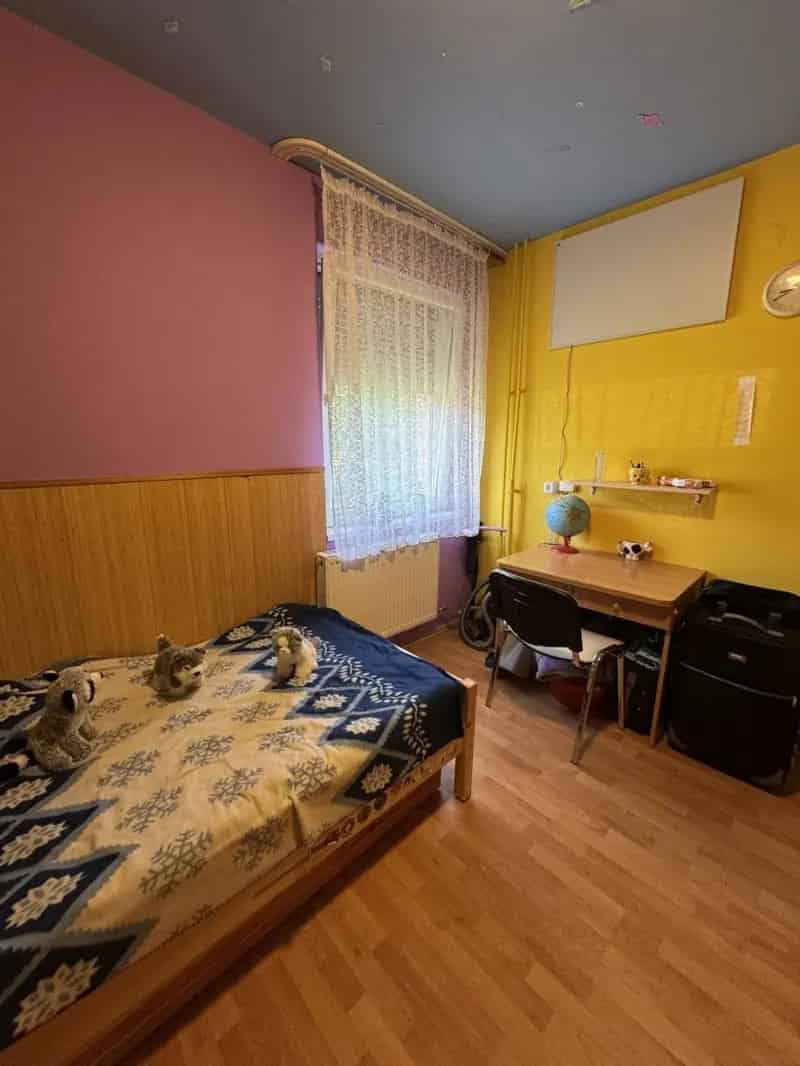 Nemesvamon elado 3 szintes csaladhaz 902 nm telekkel